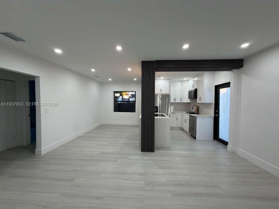 待售: $555,000 (3 贝兹, 2 浴室, 1123 平方英尺)