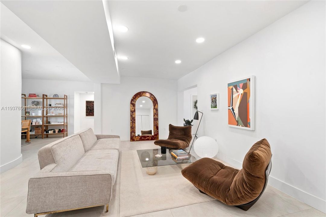 En Venta: $985,000 (4 camas, 3 baños, 1595 Pies cuadrados)