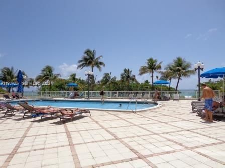 For Rent: $2,500 (1 beds, 1 baths, 1019 Square Feet)