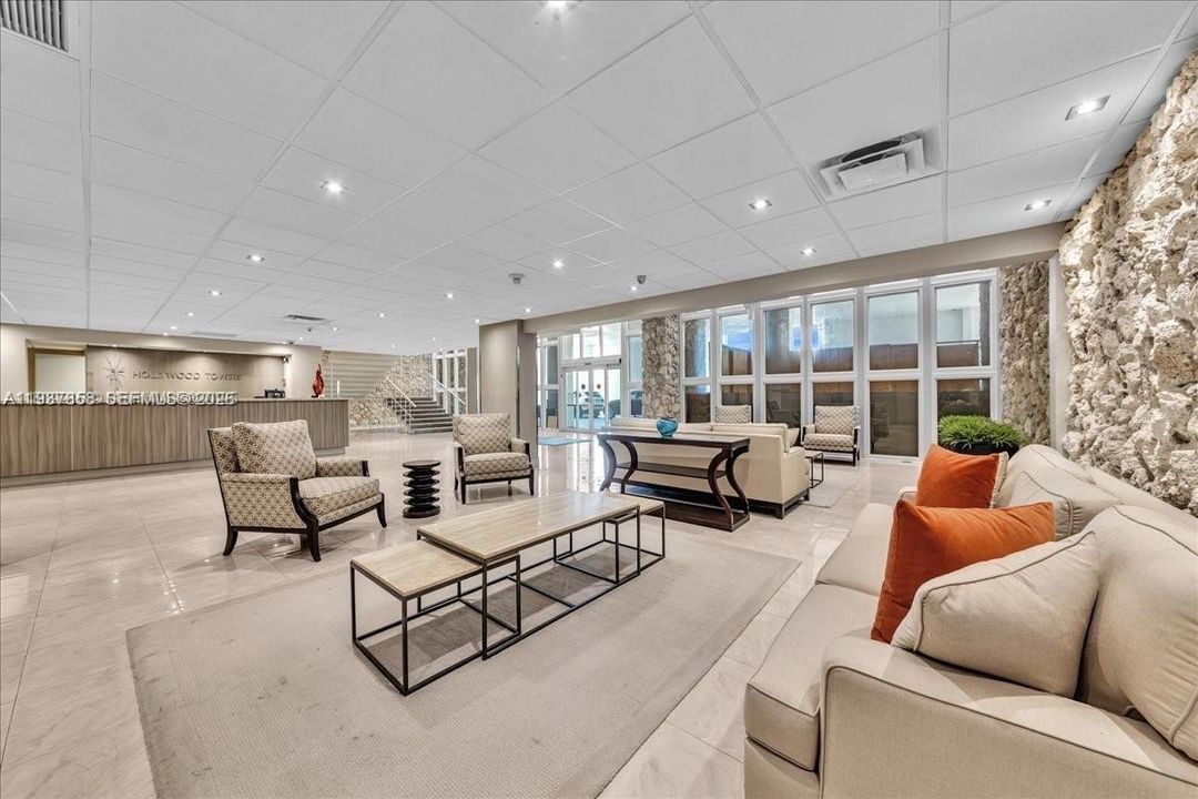 For Sale: $629,900 (2 beds, 2 baths, 1120 Square Feet)