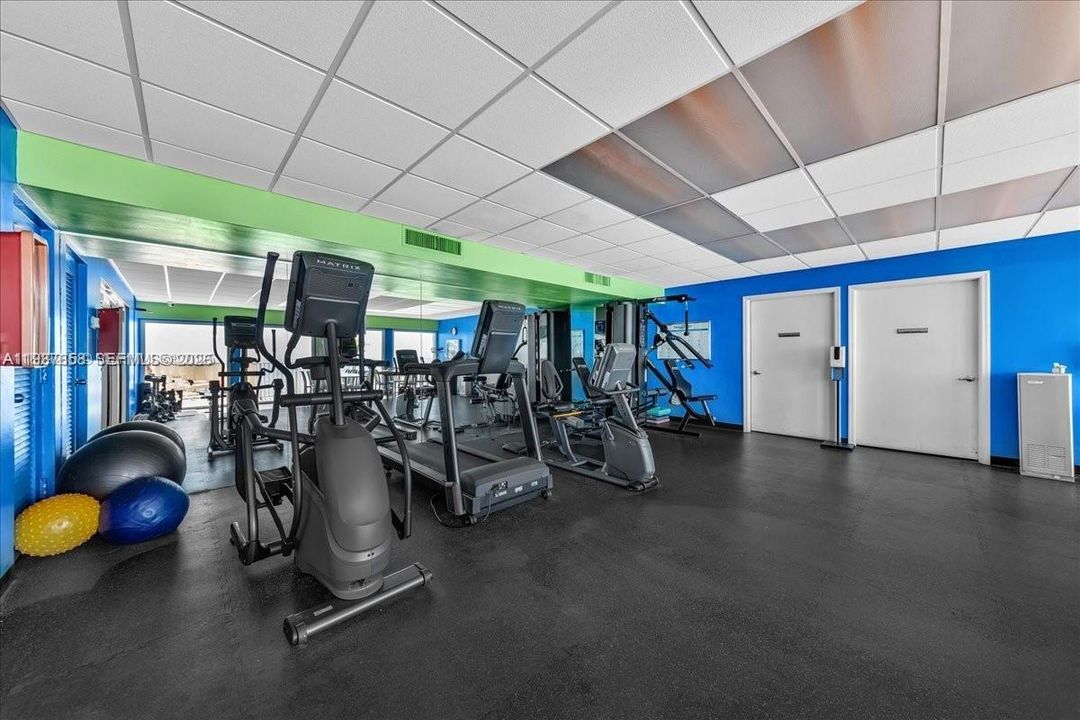 For Sale: $629,900 (2 beds, 2 baths, 1120 Square Feet)