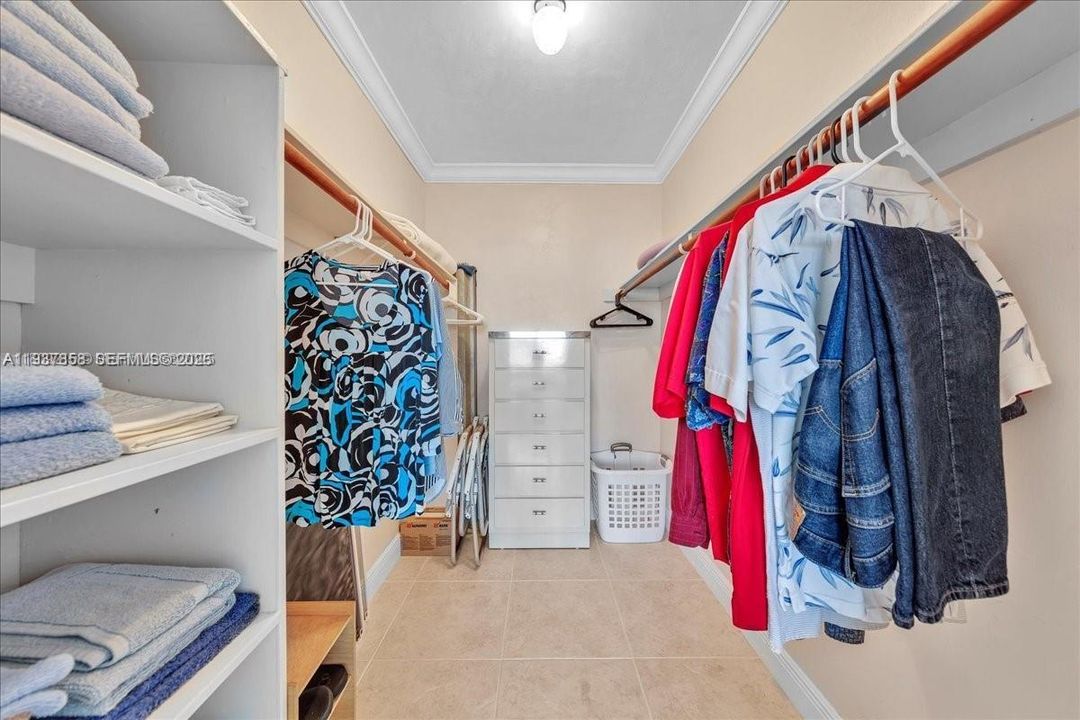 For Sale: $629,900 (2 beds, 2 baths, 1120 Square Feet)