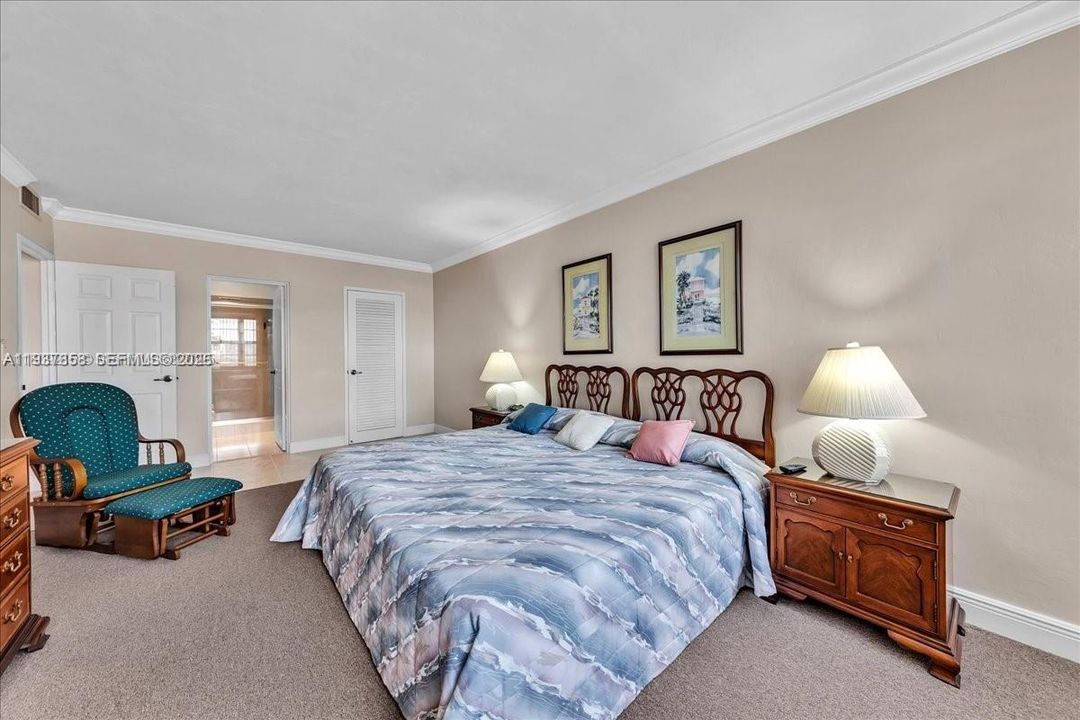 For Sale: $629,900 (2 beds, 2 baths, 1120 Square Feet)