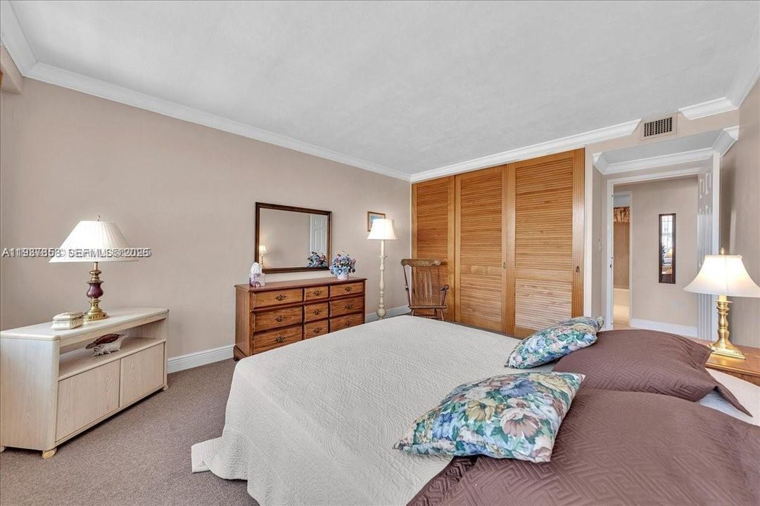 For Sale: $629,900 (2 beds, 2 baths, 1120 Square Feet)