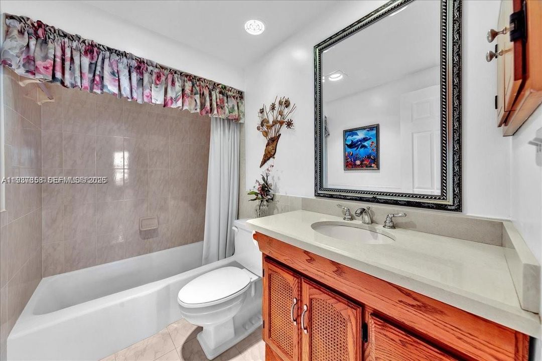 For Sale: $629,900 (2 beds, 2 baths, 1120 Square Feet)