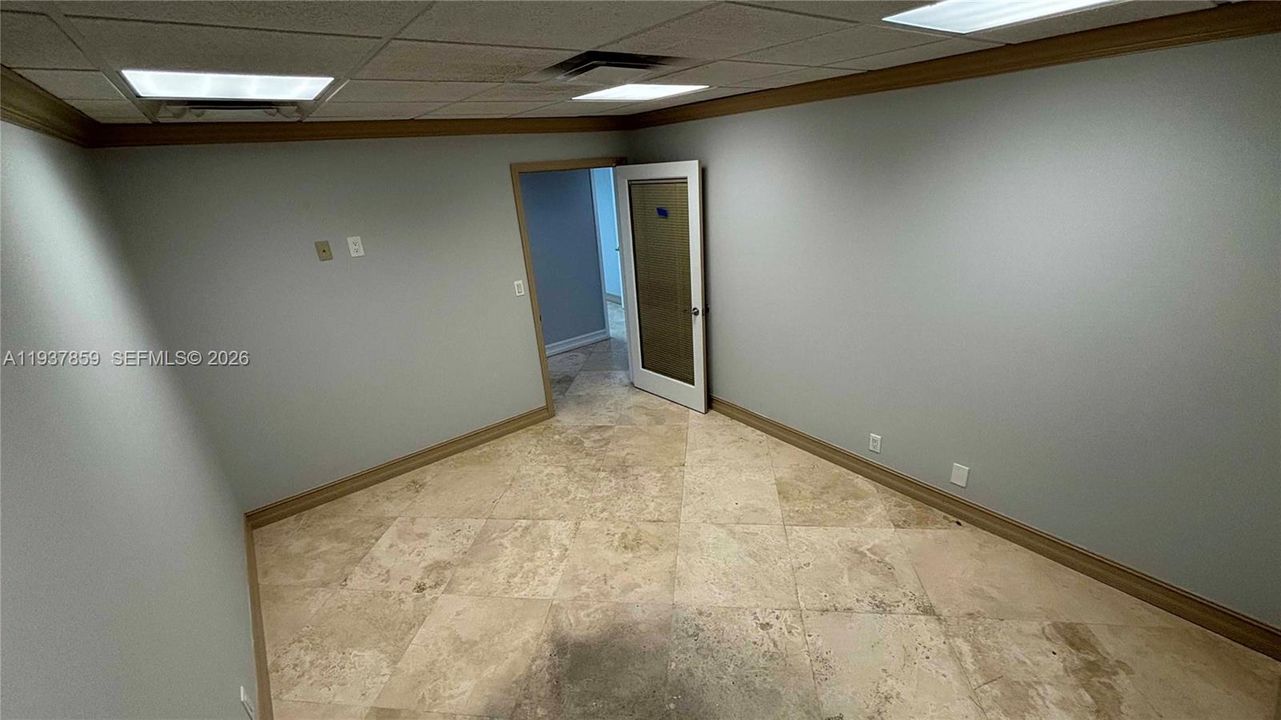 出租: $4,015 (0 贝兹, 0 浴室, 0 平方英尺)