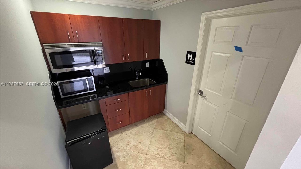 出租: $4,015 (0 贝兹, 0 浴室, 0 平方英尺)