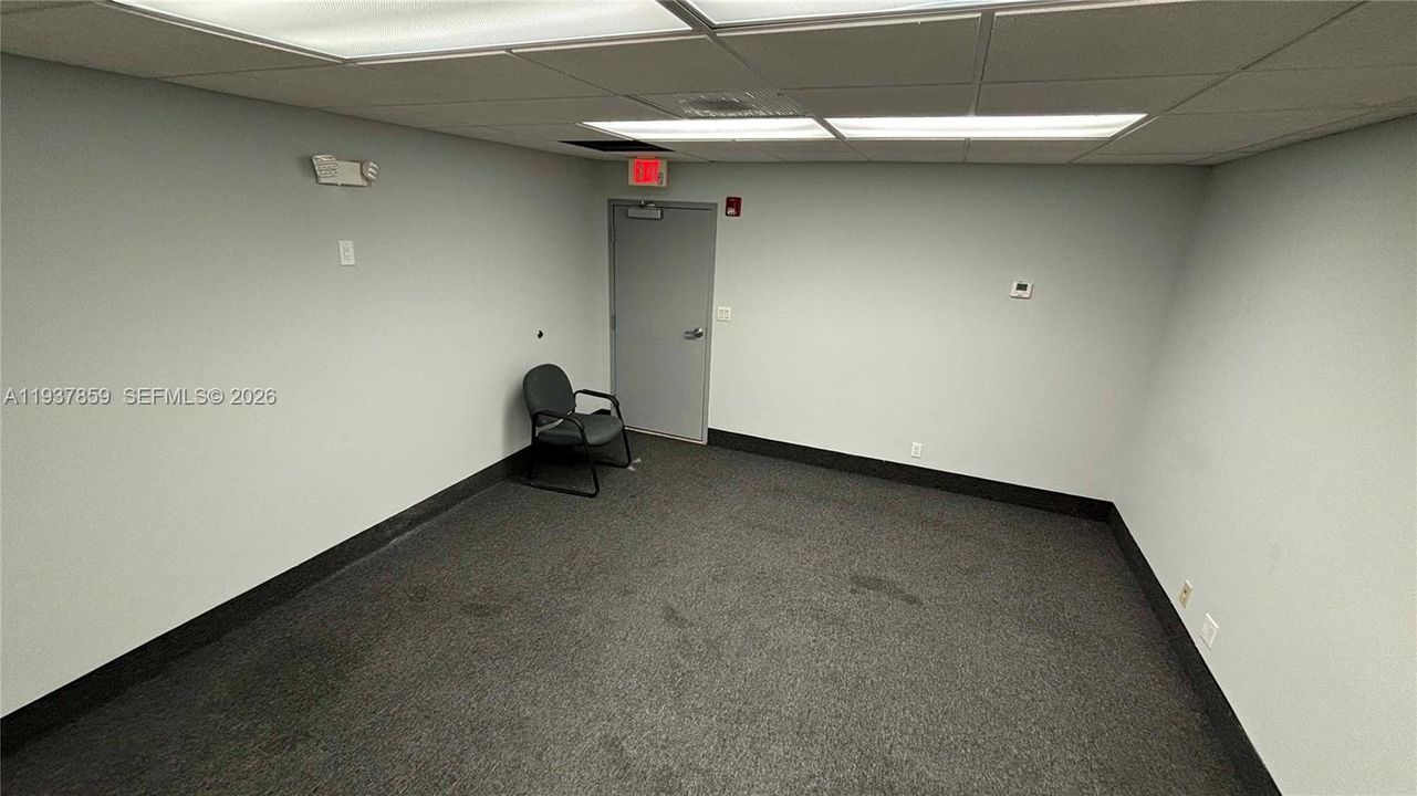 出租: $4,015 (0 贝兹, 0 浴室, 0 平方英尺)