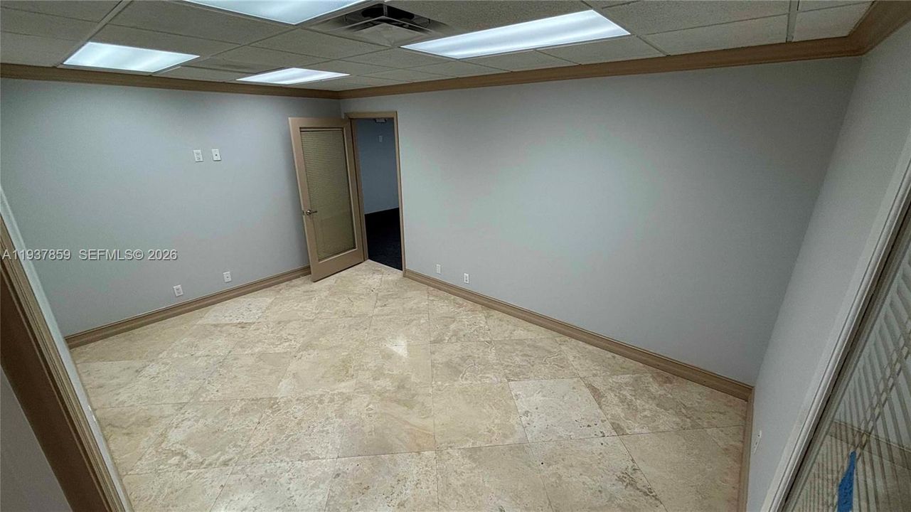 出租: $4,015 (0 贝兹, 0 浴室, 0 平方英尺)