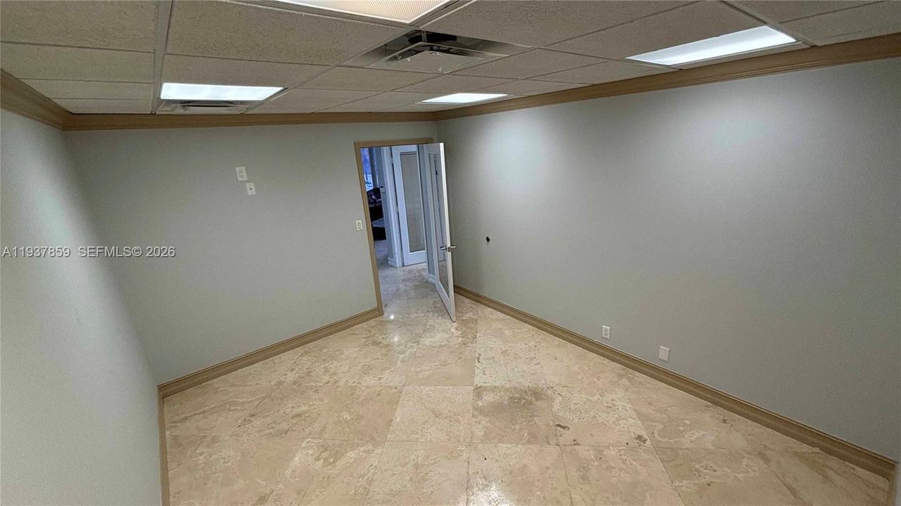 出租: $4,015 (0 贝兹, 0 浴室, 0 平方英尺)