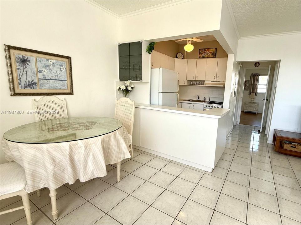 待售: $169,000 (1 贝兹, 1 浴室, 755 平方英尺)