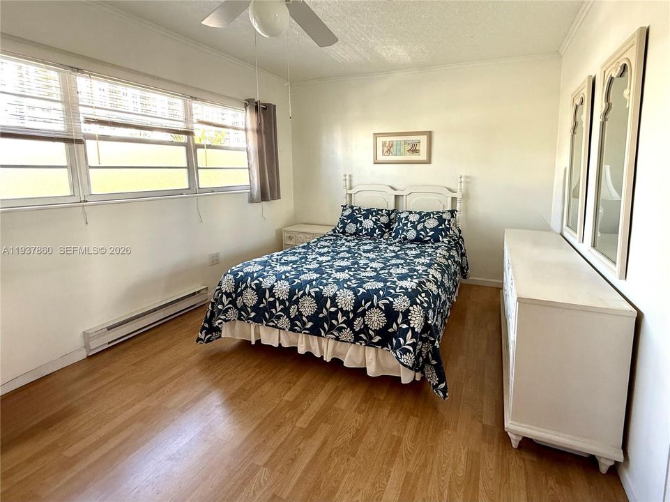 待售: $169,000 (1 贝兹, 1 浴室, 755 平方英尺)