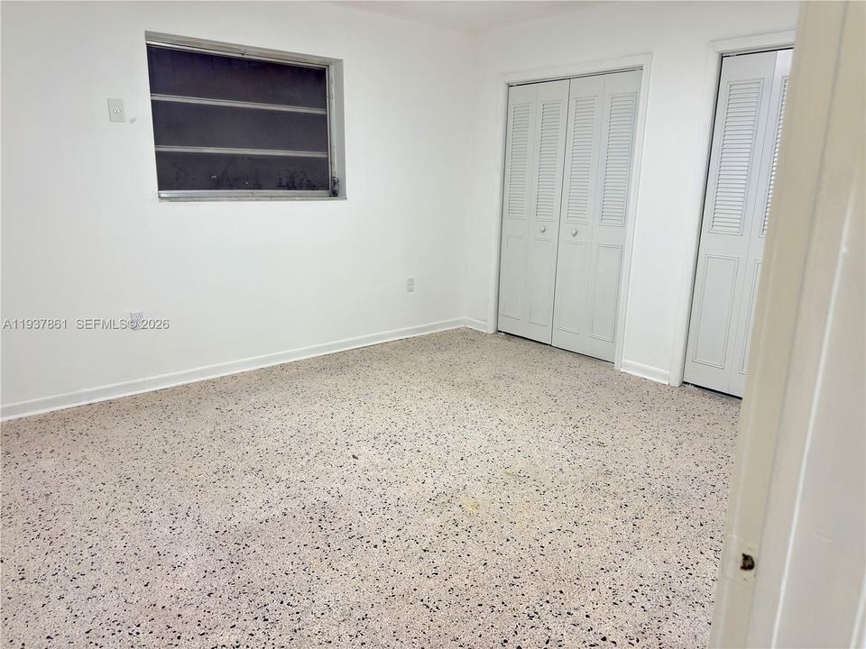 For Rent: $2,300 (2 beds, 1 baths, 2206 Square Feet)