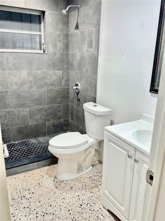 For Rent: $2,300 (2 beds, 1 baths, 2206 Square Feet)