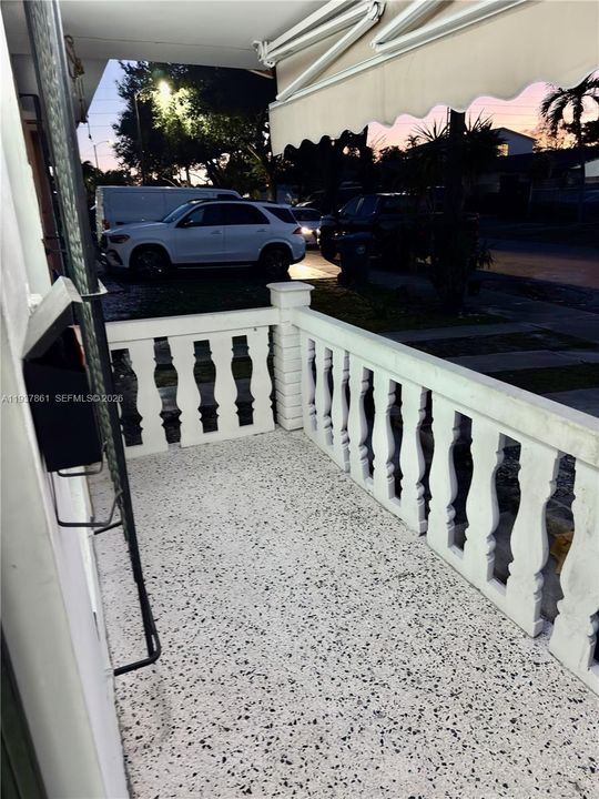 For Rent: $2,300 (2 beds, 1 baths, 2206 Square Feet)