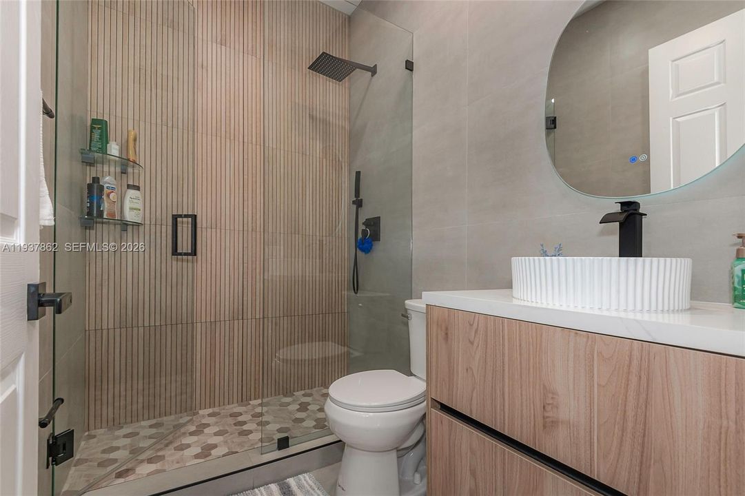 En Venta: $1,500,000 (6 camas, 4 baños, 3574 Pies cuadrados)