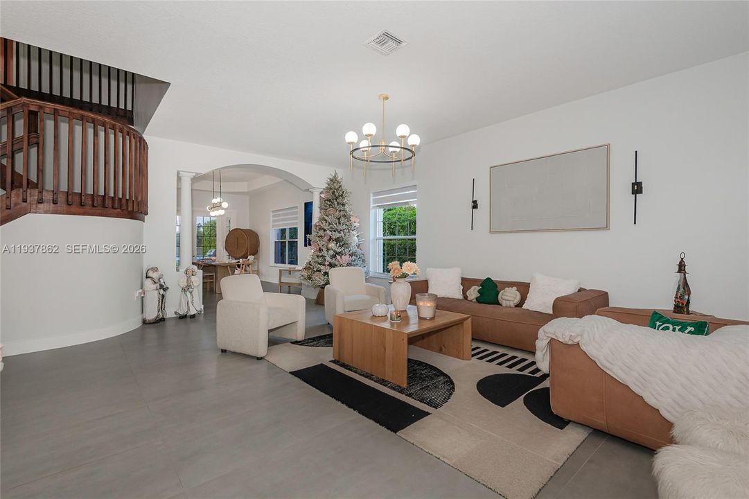 En Venta: $1,500,000 (6 camas, 4 baños, 3574 Pies cuadrados)