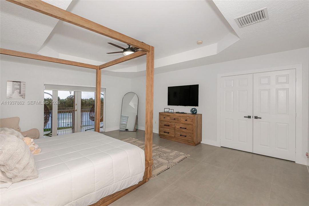 En Venta: $1,500,000 (6 camas, 4 baños, 3574 Pies cuadrados)