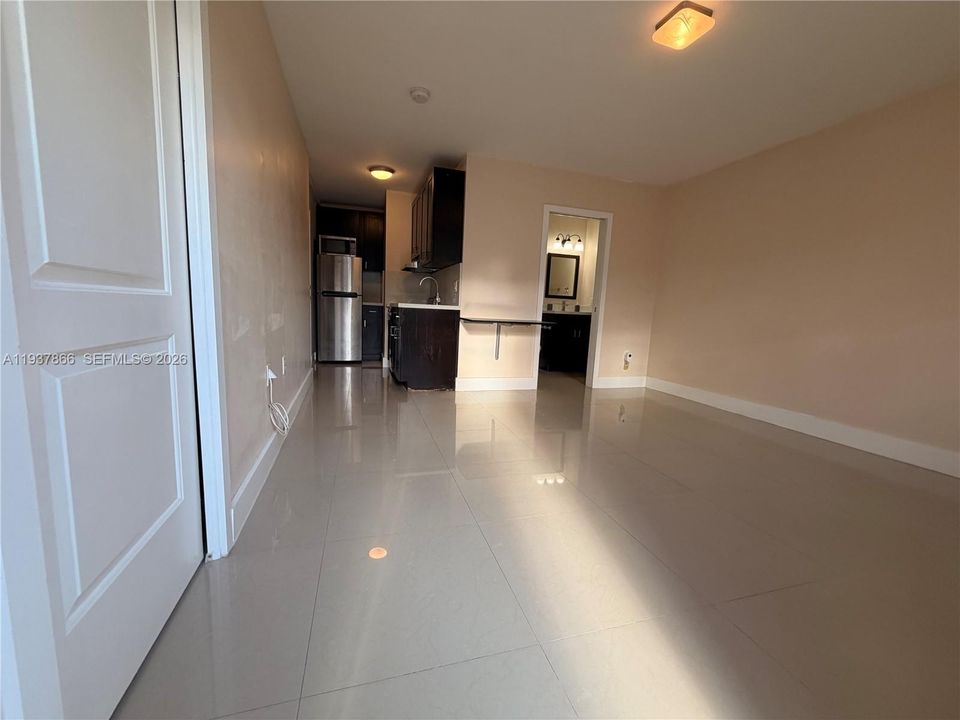 В аренду: $1,450 (1 спален, 1 ванн, 2755 Квадратных фут)