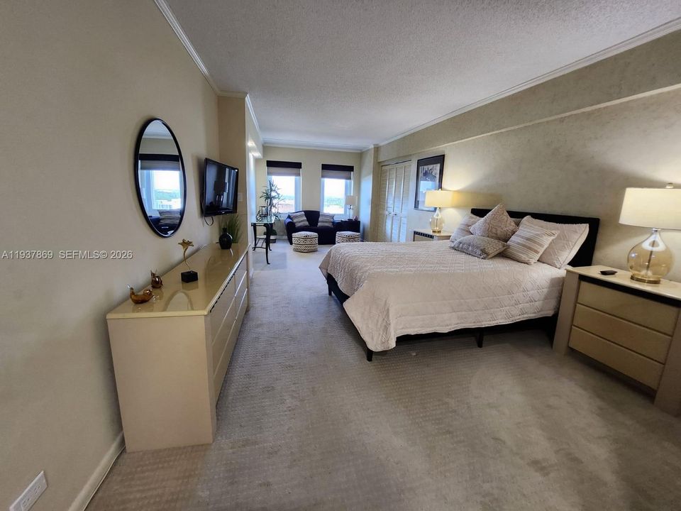 出租: $9,250 (2 贝兹, 2 浴室, 1180 平方英尺)