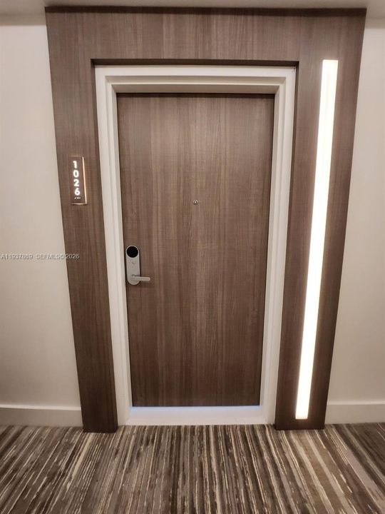 出租: $9,250 (2 贝兹, 2 浴室, 1180 平方英尺)