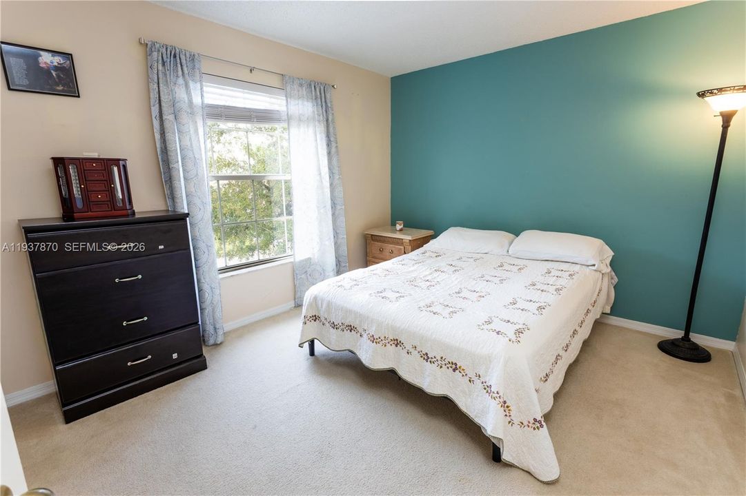 待售: $470,000 (3 贝兹, 2 浴室, 2471 平方英尺)