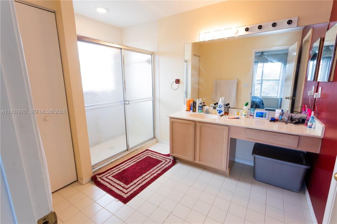 待售: $470,000 (3 贝兹, 2 浴室, 2471 平方英尺)