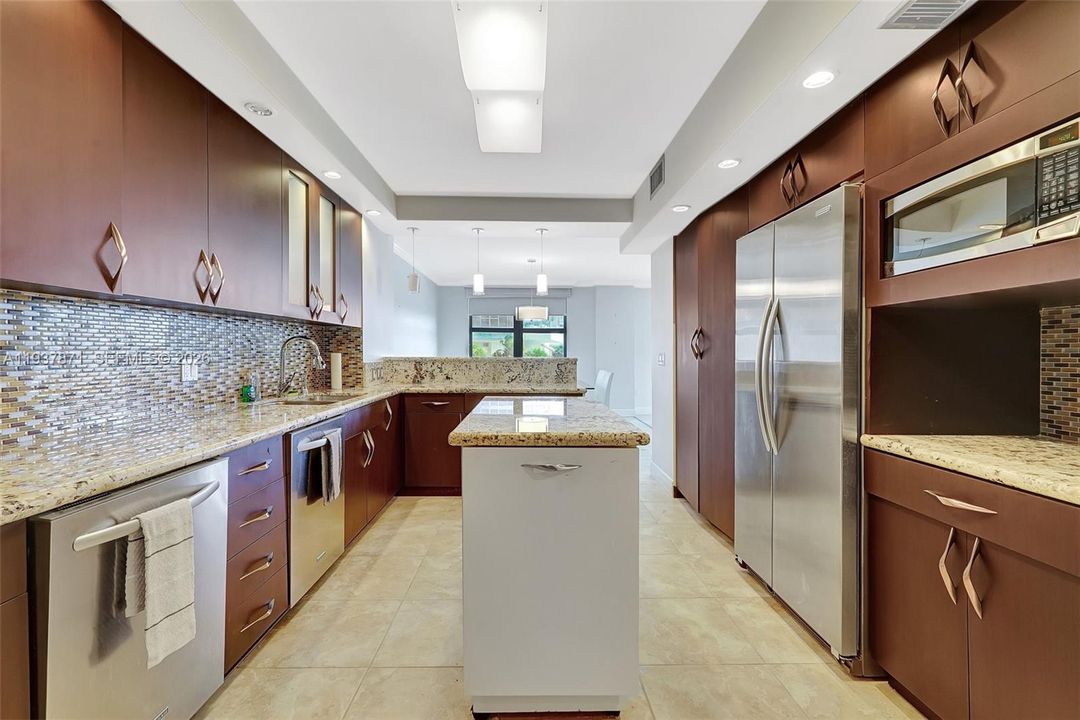 En Venta: $2,500,000 (2 camas, 3 baños, 1942 Pies cuadrados)