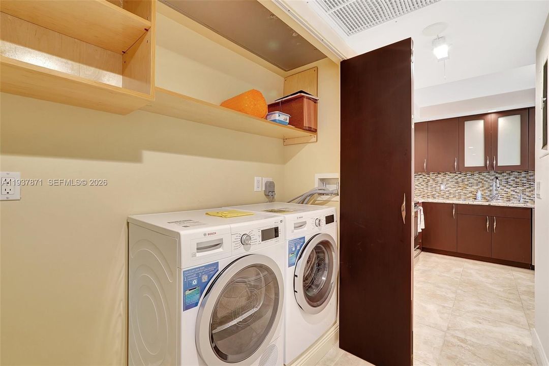 En Venta: $2,500,000 (2 camas, 3 baños, 1942 Pies cuadrados)