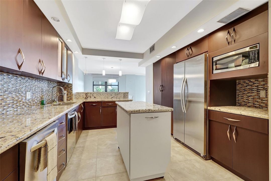 En Venta: $2,500,000 (2 camas, 3 baños, 1942 Pies cuadrados)