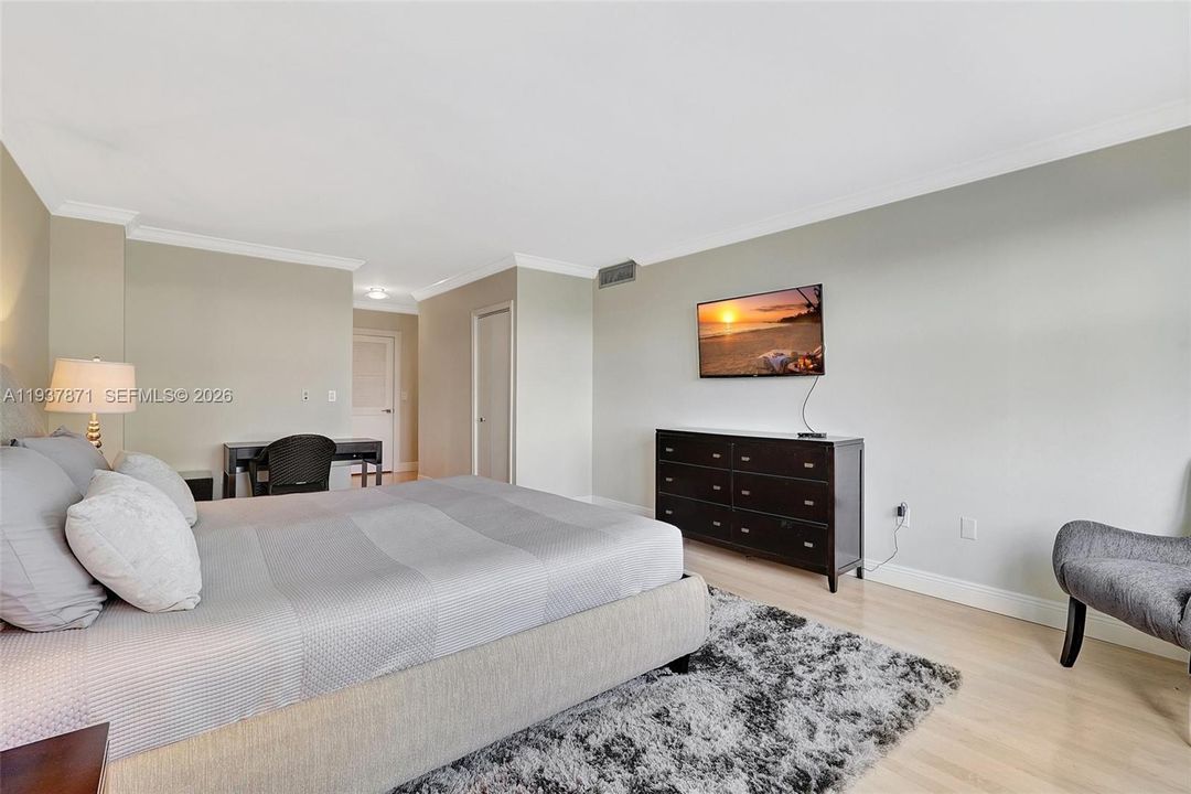 En Venta: $2,500,000 (2 camas, 3 baños, 1942 Pies cuadrados)