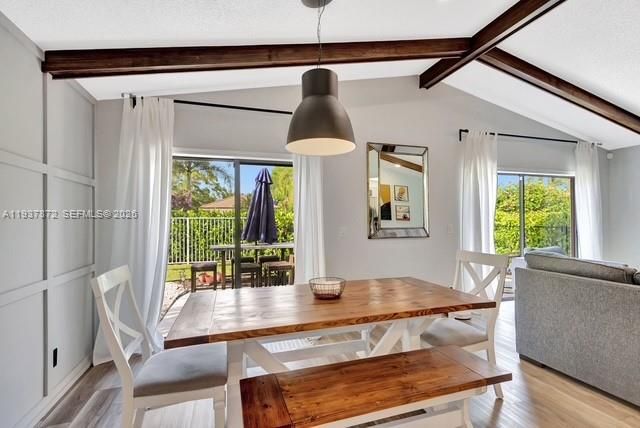 出租: $5,000 (3 贝兹, 2 浴室, 1320 平方英尺)