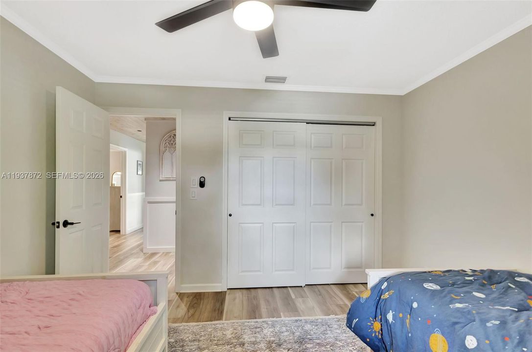 出租: $5,000 (3 贝兹, 2 浴室, 1320 平方英尺)