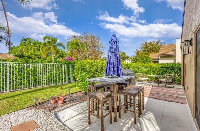 出租: $5,000 (3 贝兹, 2 浴室, 1320 平方英尺)