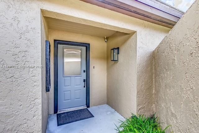 出租: $5,000 (3 贝兹, 2 浴室, 1320 平方英尺)