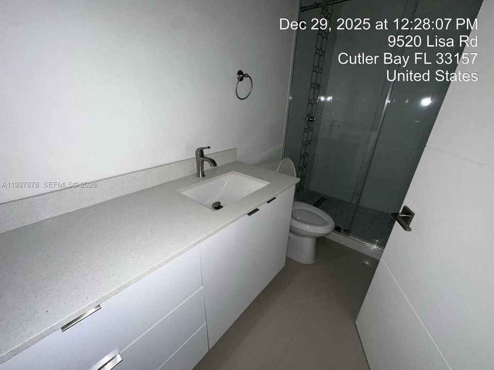 待售: $510,000 (4 贝兹, 1 浴室, 1215 平方英尺)