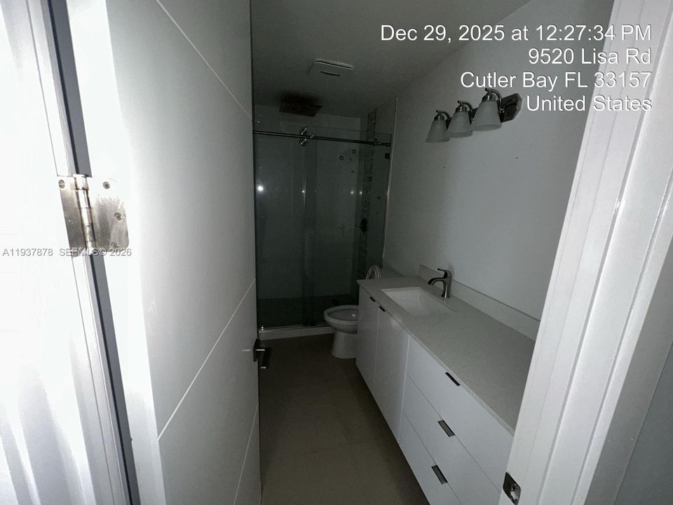 待售: $510,000 (4 贝兹, 1 浴室, 1215 平方英尺)