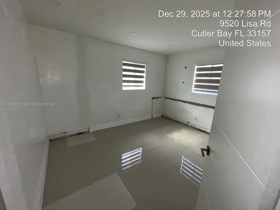 待售: $510,000 (4 贝兹, 1 浴室, 1215 平方英尺)