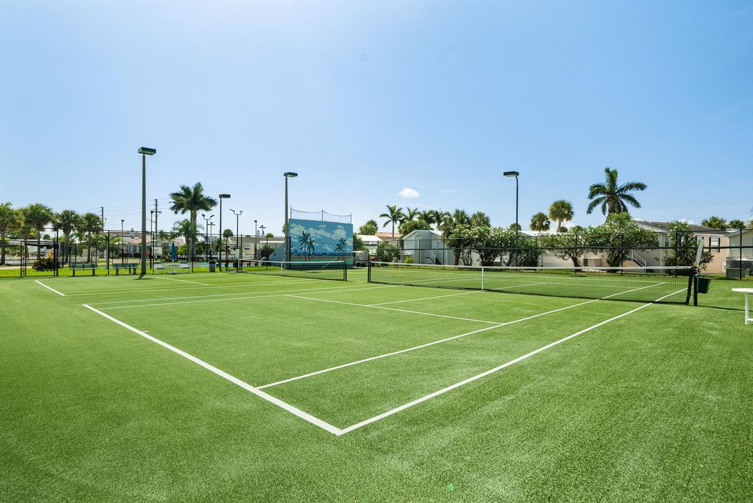 Nettles Island Tennis Courts