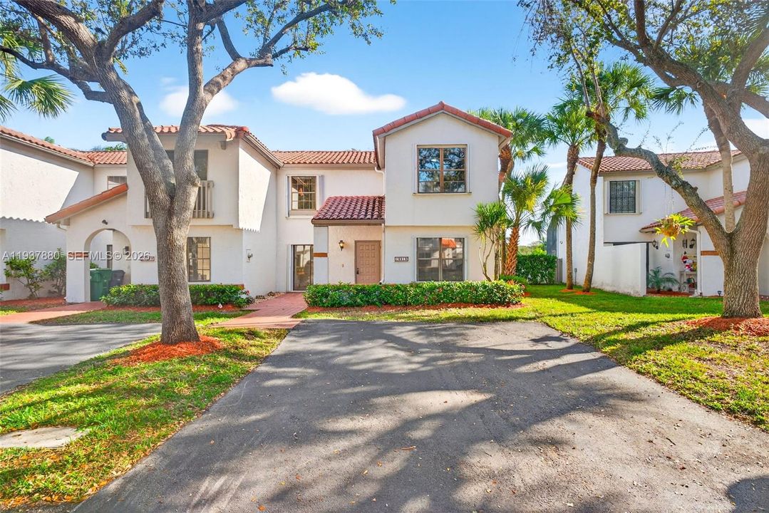 For Sale: $595,000 (3 beds, 2 baths, 1535 Square Feet)