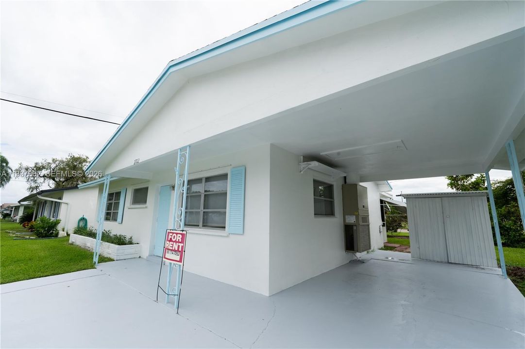 Под контрактом: $2,200 (2 спален, 2 ванн, 918 Квадратных фут)