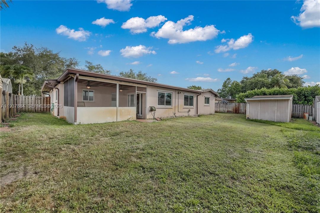 En Venta: $615,000 (4 camas, 2 baños, 1823 Pies cuadrados)