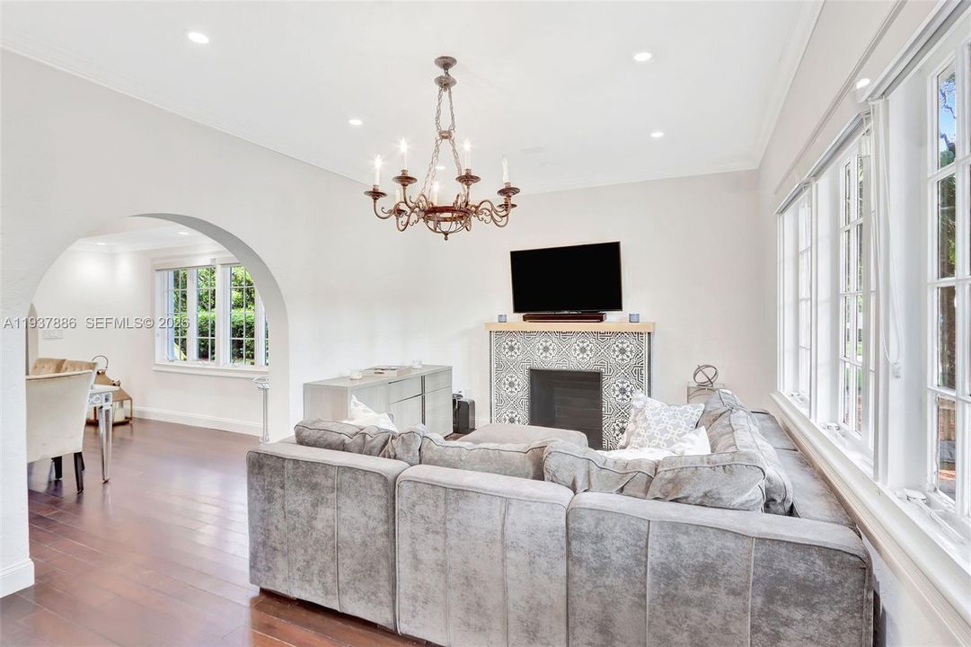 На продажу: $1,500,000 (3 спален, 2 ванн, 1622 Квадратных фут)