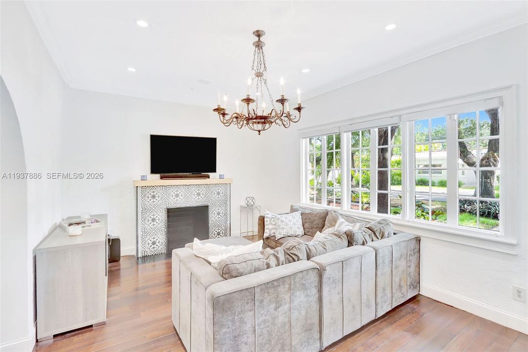 На продажу: $1,500,000 (3 спален, 2 ванн, 1622 Квадратных фут)