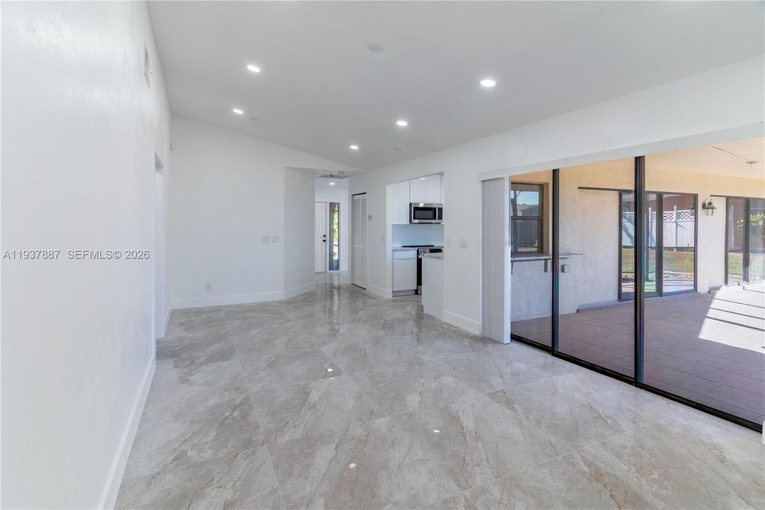 En Venta: $329,000 (3 camas, 2 baños, 1547 Pies cuadrados)