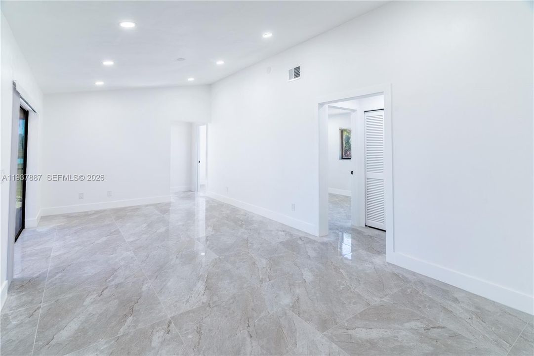 En Venta: $329,000 (3 camas, 2 baños, 1547 Pies cuadrados)