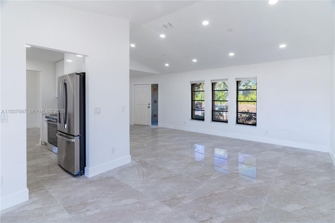 En Venta: $329,000 (3 camas, 2 baños, 1547 Pies cuadrados)