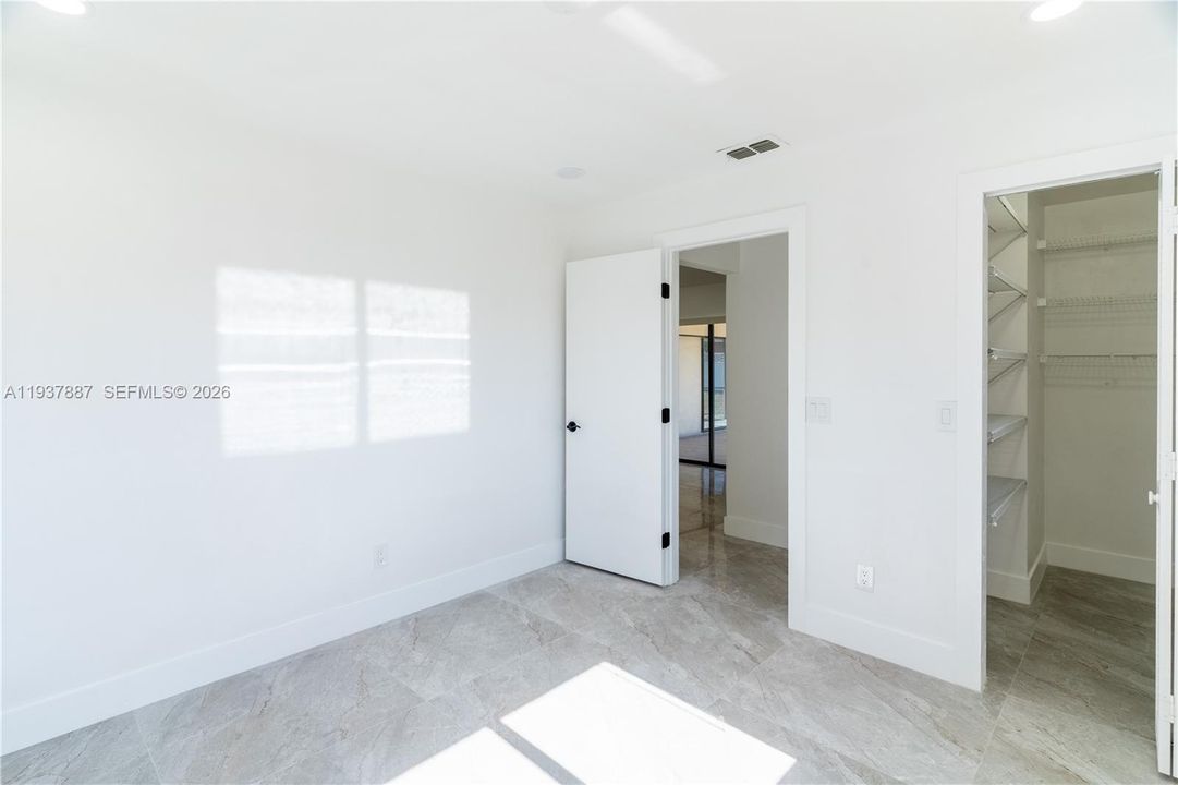 En Venta: $329,000 (3 camas, 2 baños, 1547 Pies cuadrados)