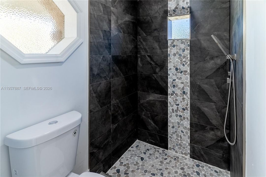 En Venta: $329,000 (3 camas, 2 baños, 1547 Pies cuadrados)