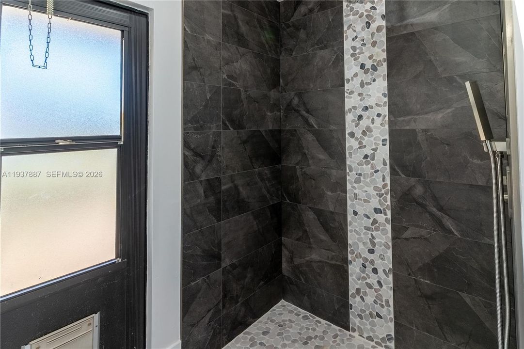 En Venta: $329,000 (3 camas, 2 baños, 1547 Pies cuadrados)